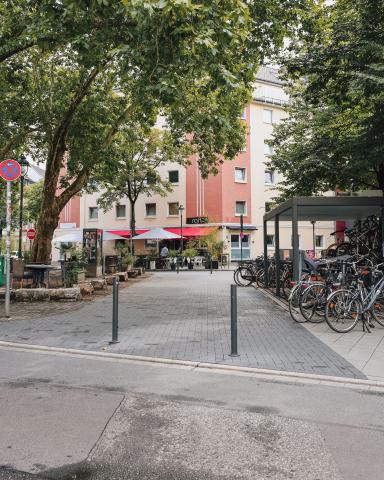 Maria-und-Josef-Otten-Platz nachher
