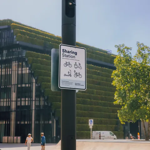 Sharingstation Schild