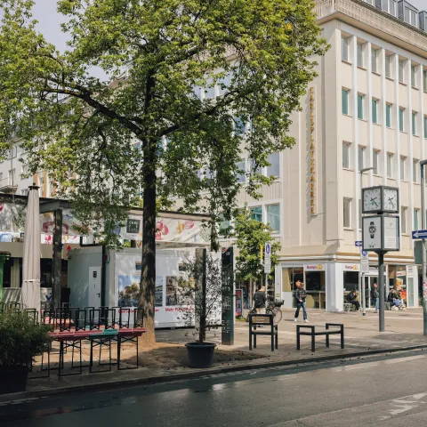 Umgebauter Carlsplatz 