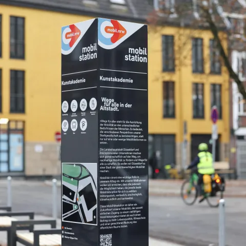 Stele Mobilitätsstation Kunstakademie
