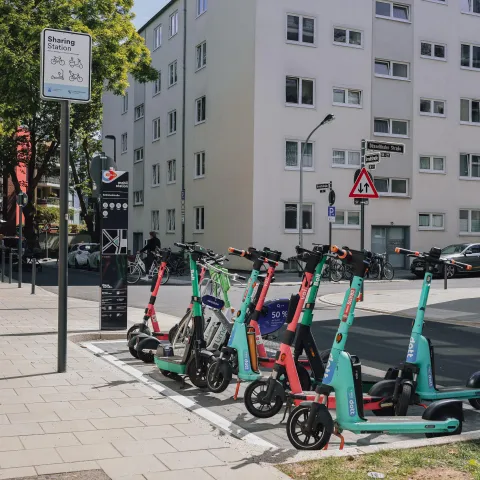 Sharingstation an der Mobilitätsstation Schinkelstraße