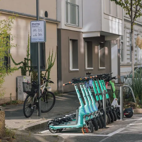 Sharingstation an der Mobilitätsstation Rochusstrasse