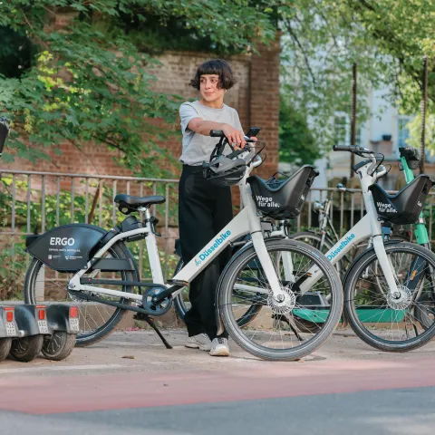 Düssekbike an einer Sharingstation 